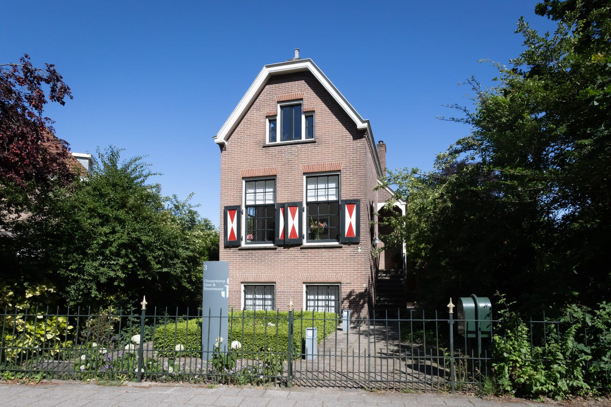 Ons pand aan de Korte Zijlweg in Overveen